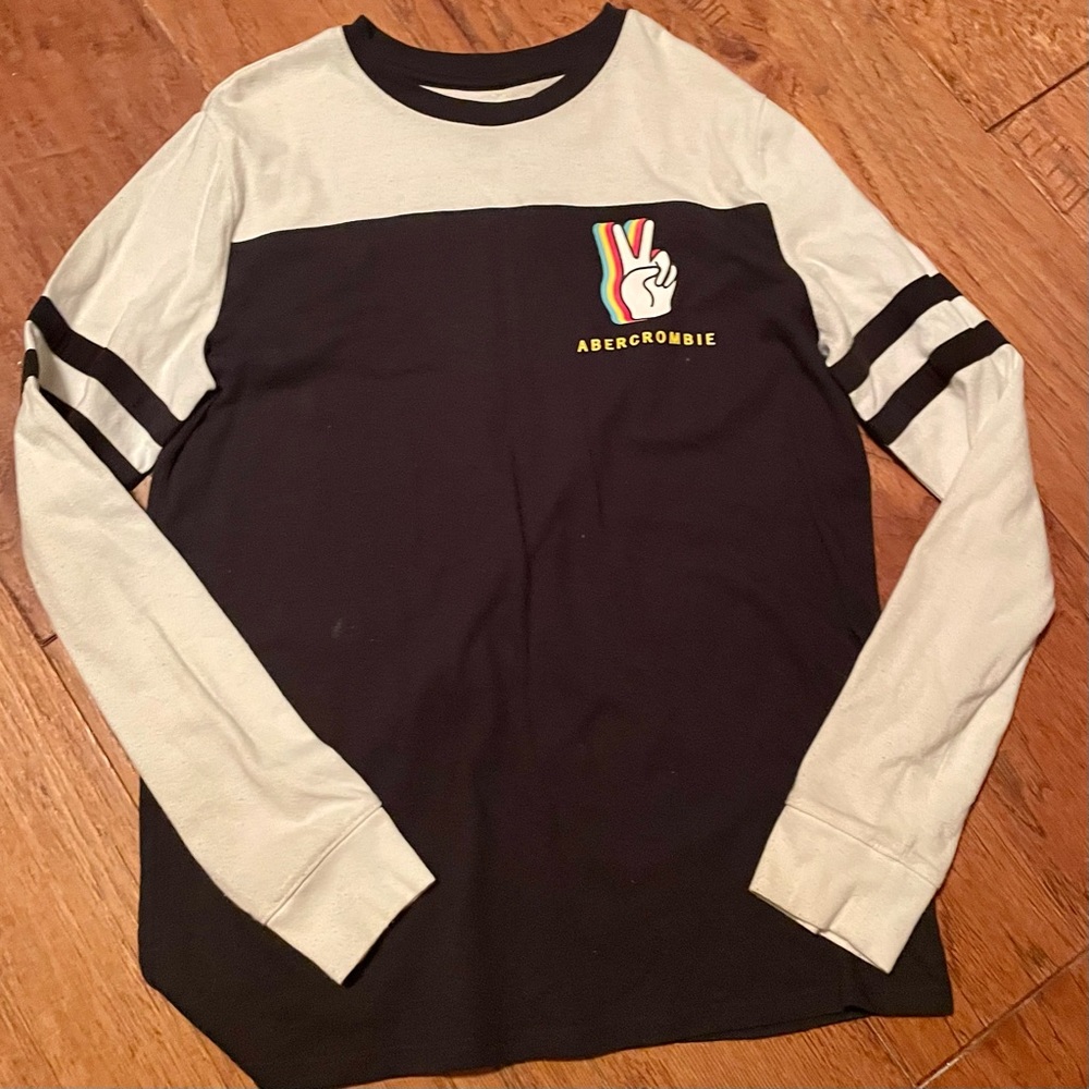 Abercrombie kids long sleeve tee 11/12